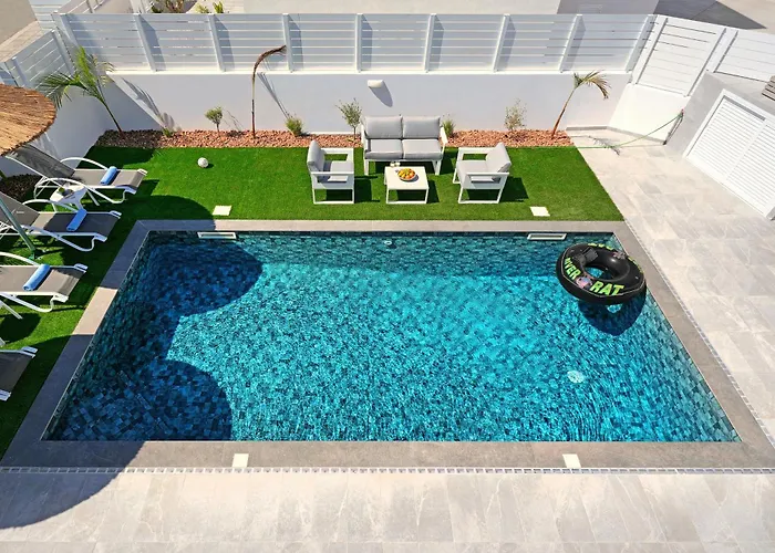 Clio - 3bed En-suite With Private Pool 别墅