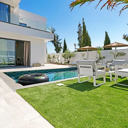 Clio - 3bed En-suite With Private Pool וילה פאראלימני