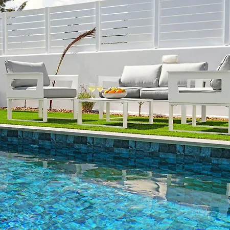 Clio - 3bed En-suite With Private Pool פאראלימני