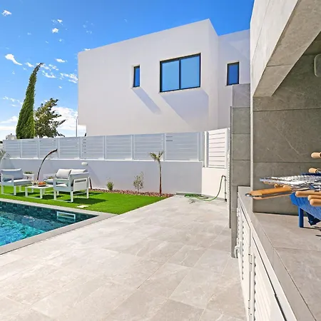 Clio - 3bed En-suite With Private Pool Vila Paralimni