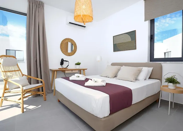 Villa Clio - 3bed En-suite With Private Pool Paralímni