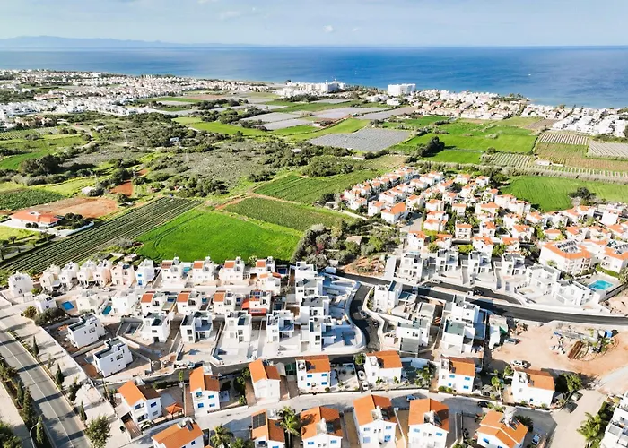 Villa Clio - 3bed En-suite With Private Pool Paralímni